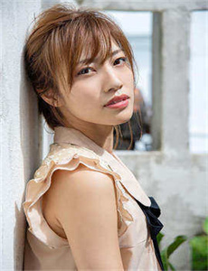 《亚洲尺码和欧洲尺码区别衣服-性感短裙美女》