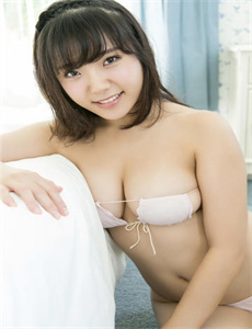 《情糜-吸粉嫩插乳头公车内射小仙女》