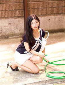 《雨后小故事全动态图-女人荫蒂勃起后样子》